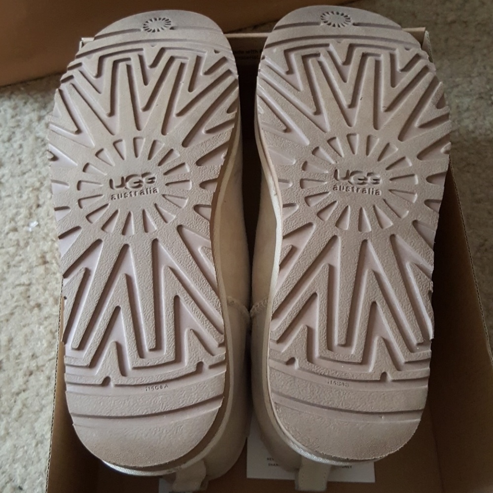 Authentic Ugg Cream Mini Boots - SOLD - Picture 4 of 8